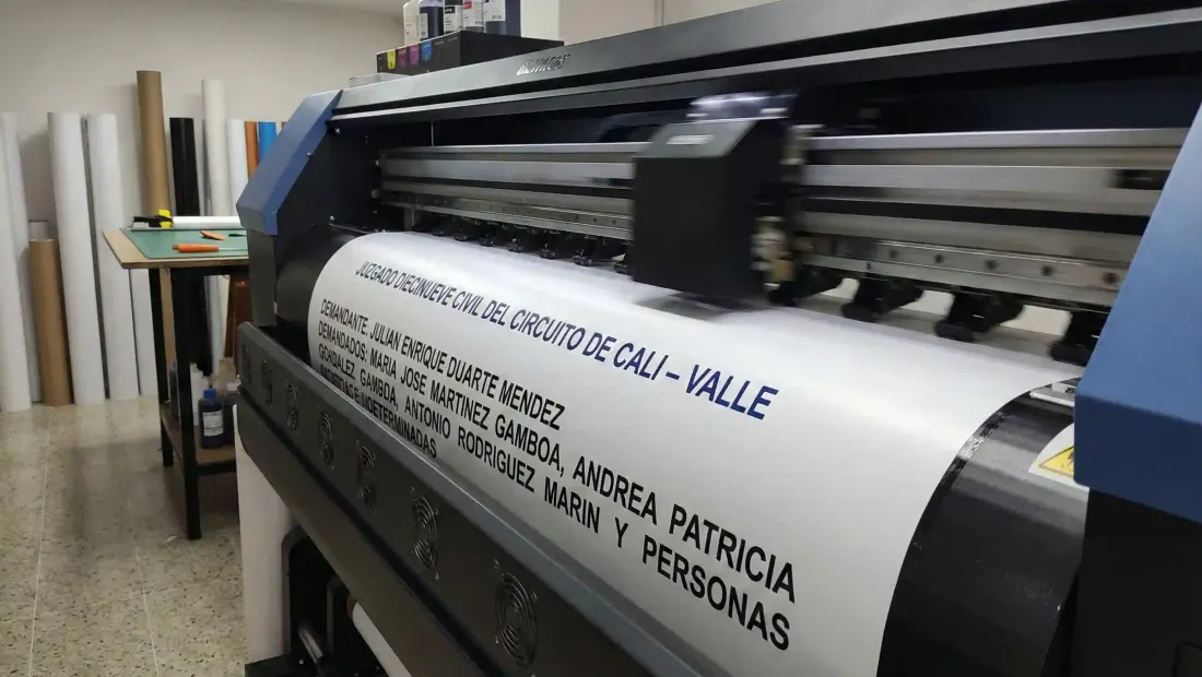 Fabricación e impresión de una valla para proceso de pertenencia en el taller de Judiser